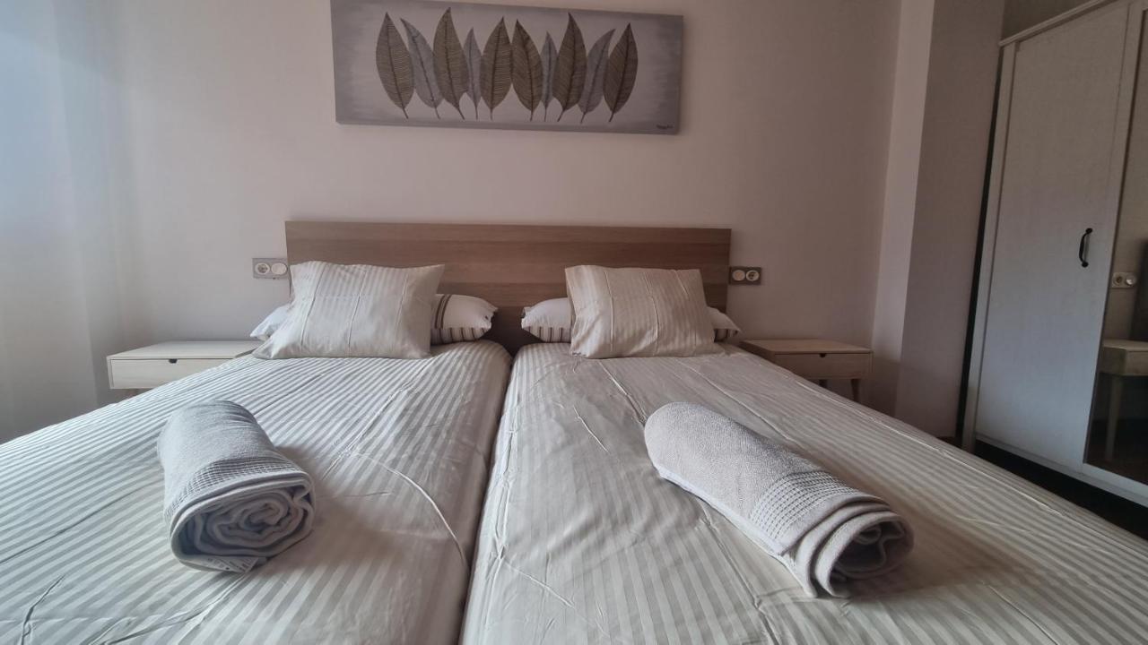 Apartament Piso Zona Hospital 6 Personas Oviedo Zewnętrze zdjęcie