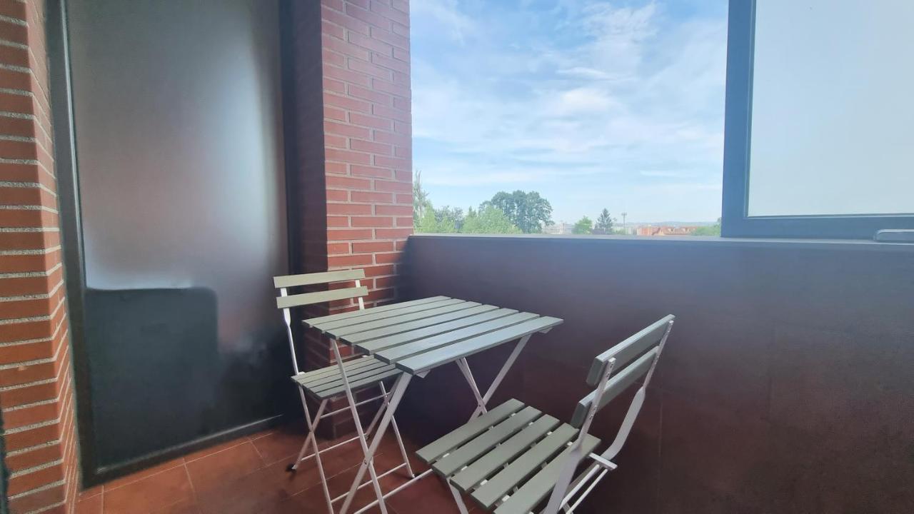 Apartament Piso Zona Hospital 6 Personas Oviedo Zewnętrze zdjęcie